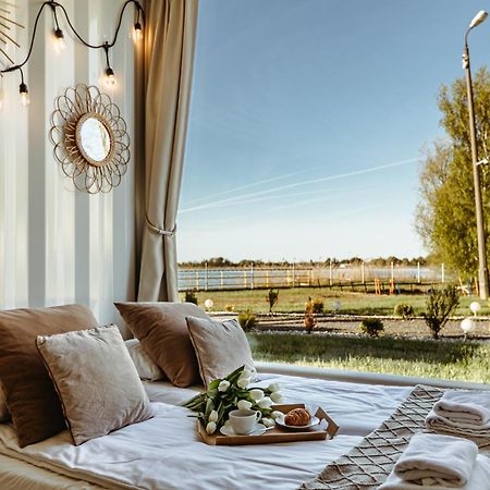 Herbals - Tree&Lake Houses With Bath, Sauna, Bikes, Motorboat ميلنو المظهر الخارجي الصورة