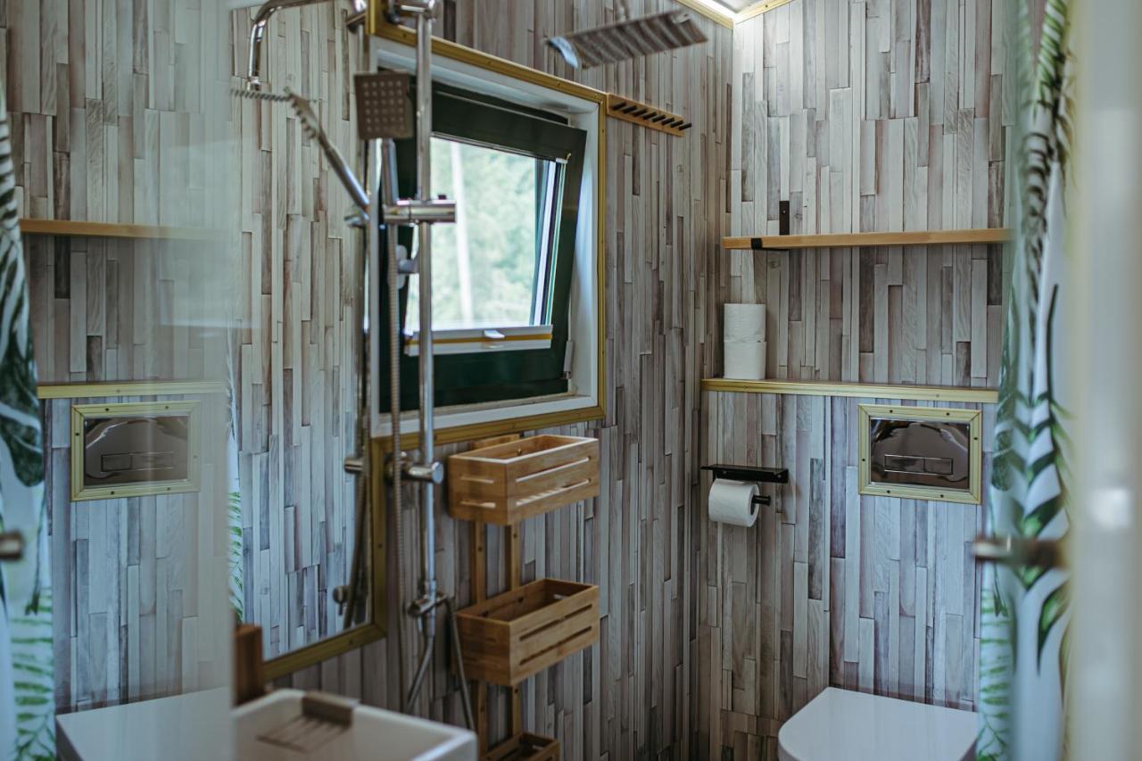 Herbals - Tree&Lake Houses With Bath, Sauna, Bikes, Motorboat ميلنو المظهر الخارجي الصورة