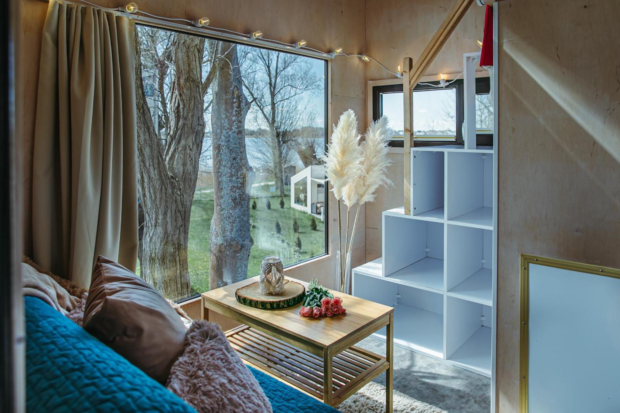 Herbals - Tree&Lake Houses With Bath, Sauna, Bikes, Motorboat ميلنو الغرفة الصورة