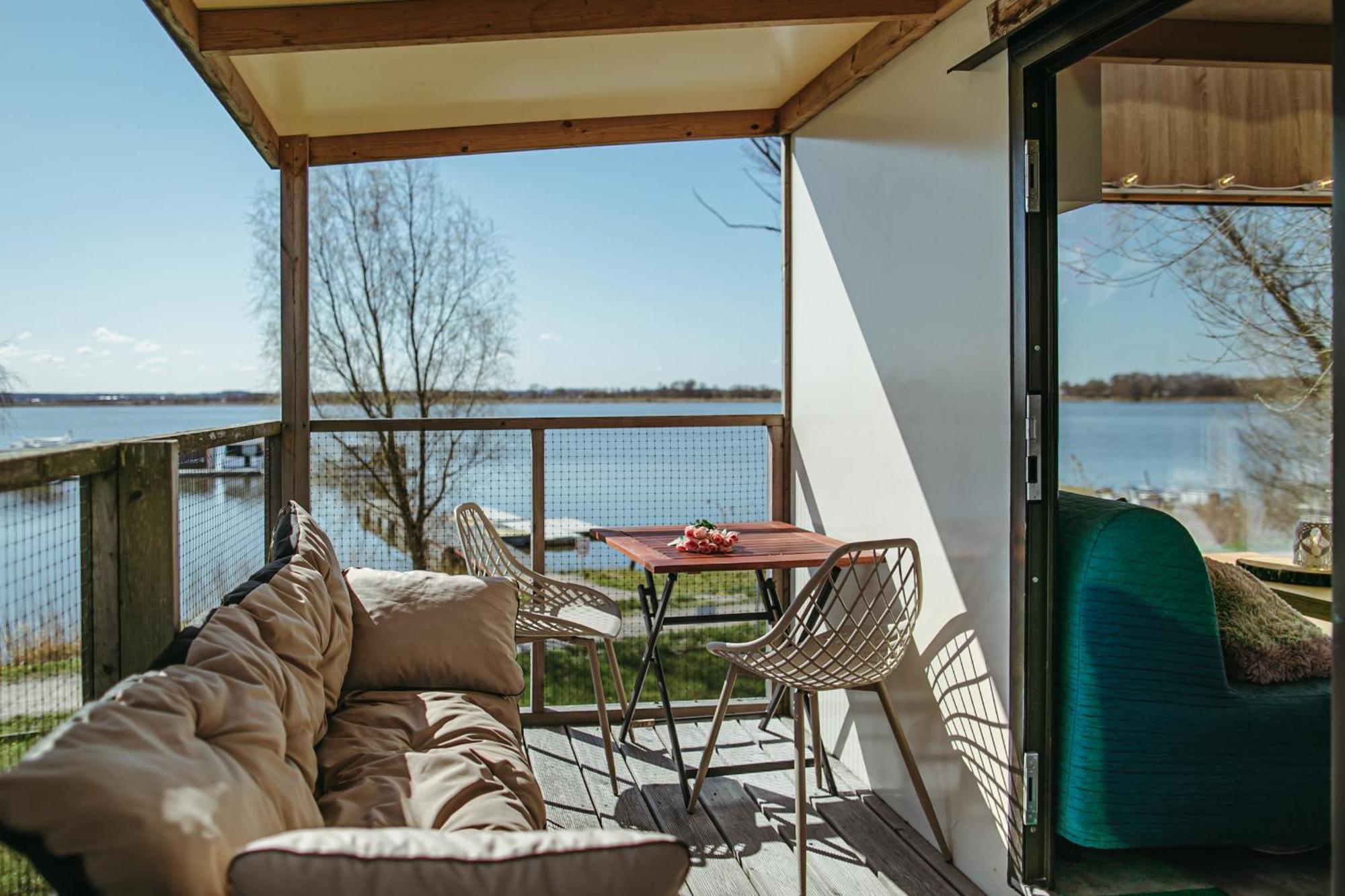 Herbals - Tree&Lake Houses With Bath, Sauna, Bikes, Motorboat ميلنو الغرفة الصورة