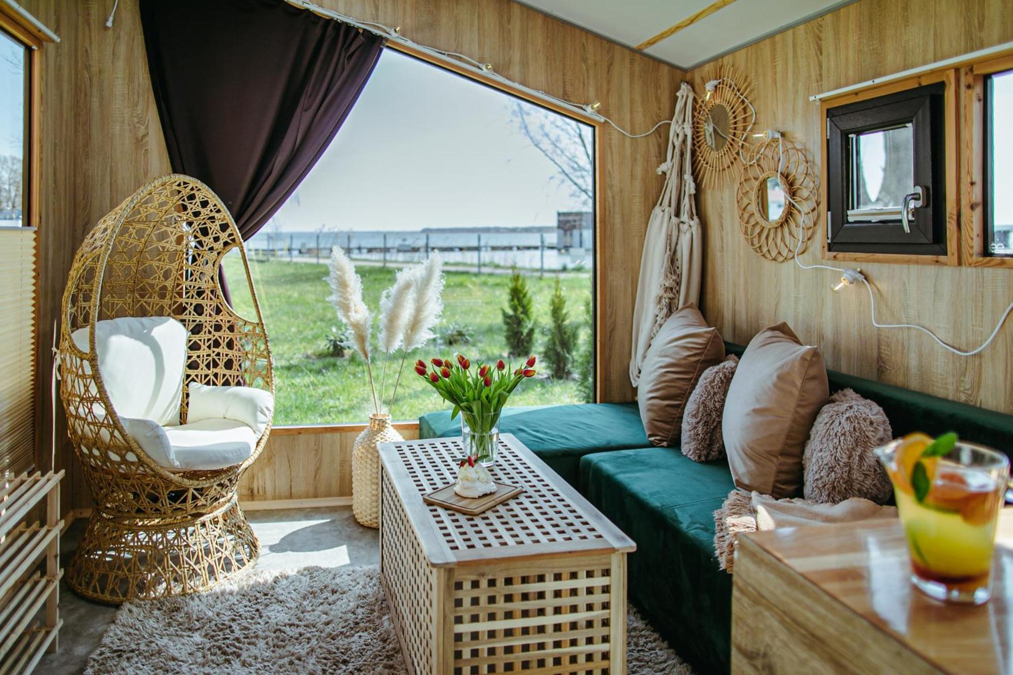 Herbals - Tree&Lake Houses With Bath, Sauna, Bikes, Motorboat ميلنو الغرفة الصورة