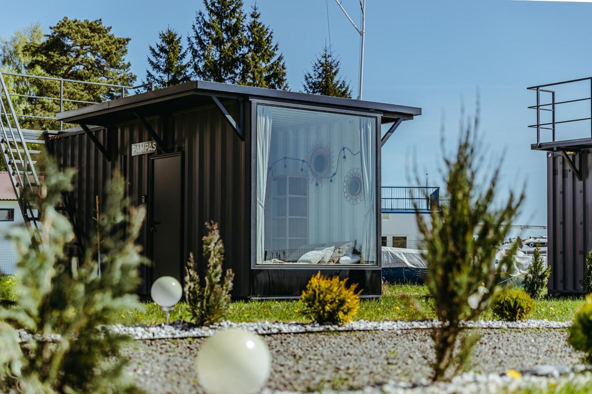 Herbals - Tree&Lake Houses With Bath, Sauna, Bikes, Motorboat ميلنو الغرفة الصورة